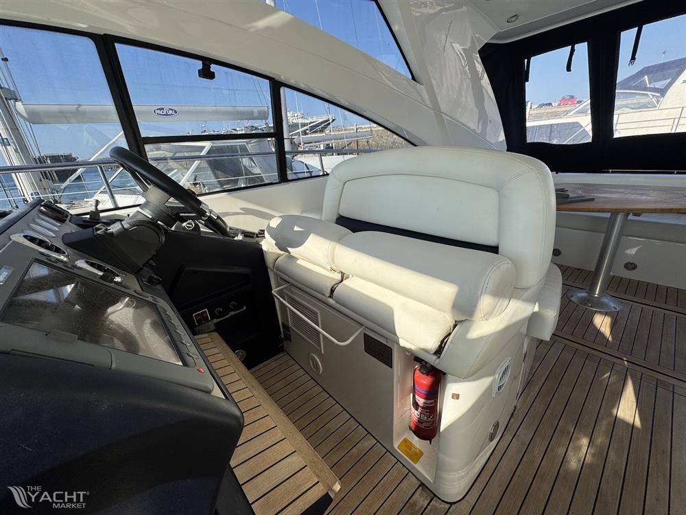 foto: 30 Fairline 47 targa