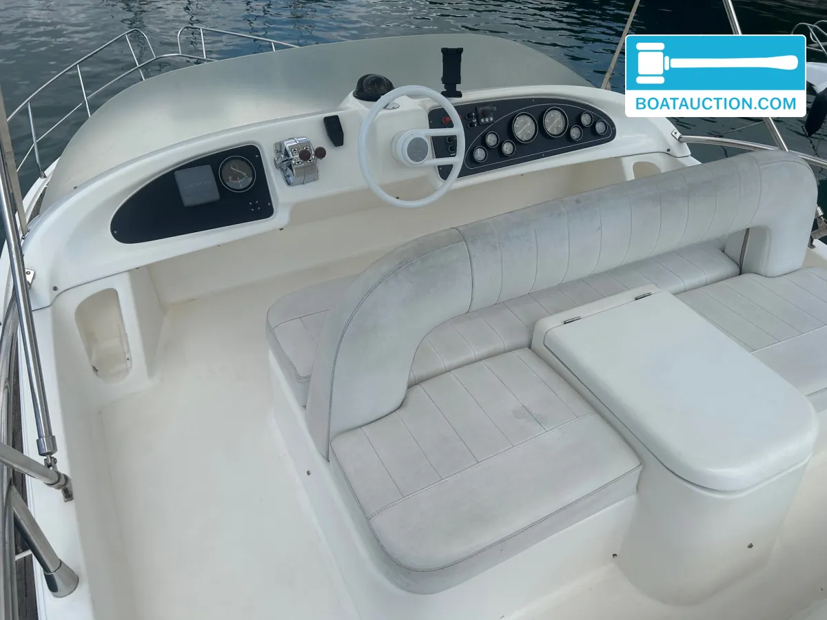 foto: 13 Azimut 40