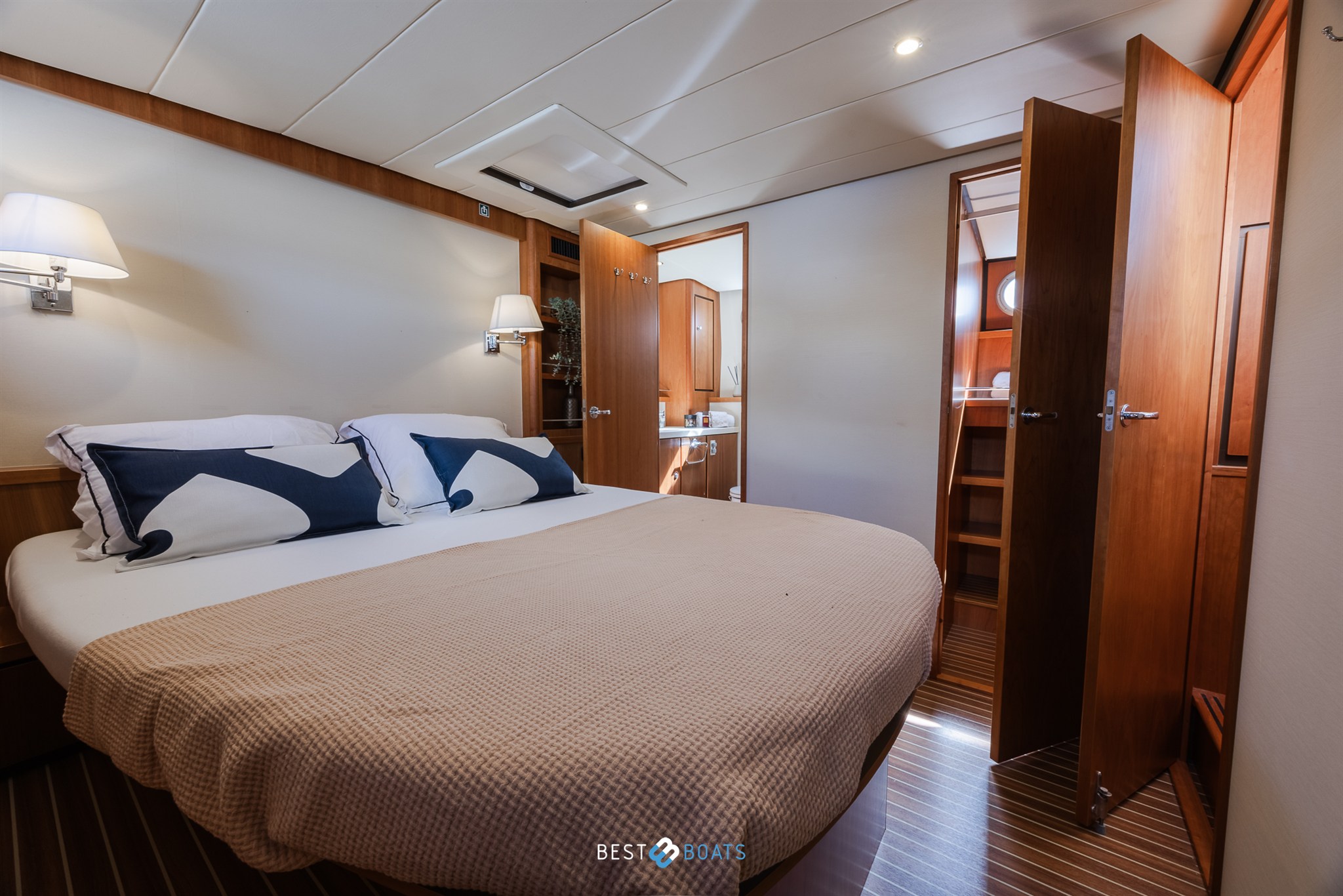 foto: 42 Linssen Grand Sturdy 43.9 AC