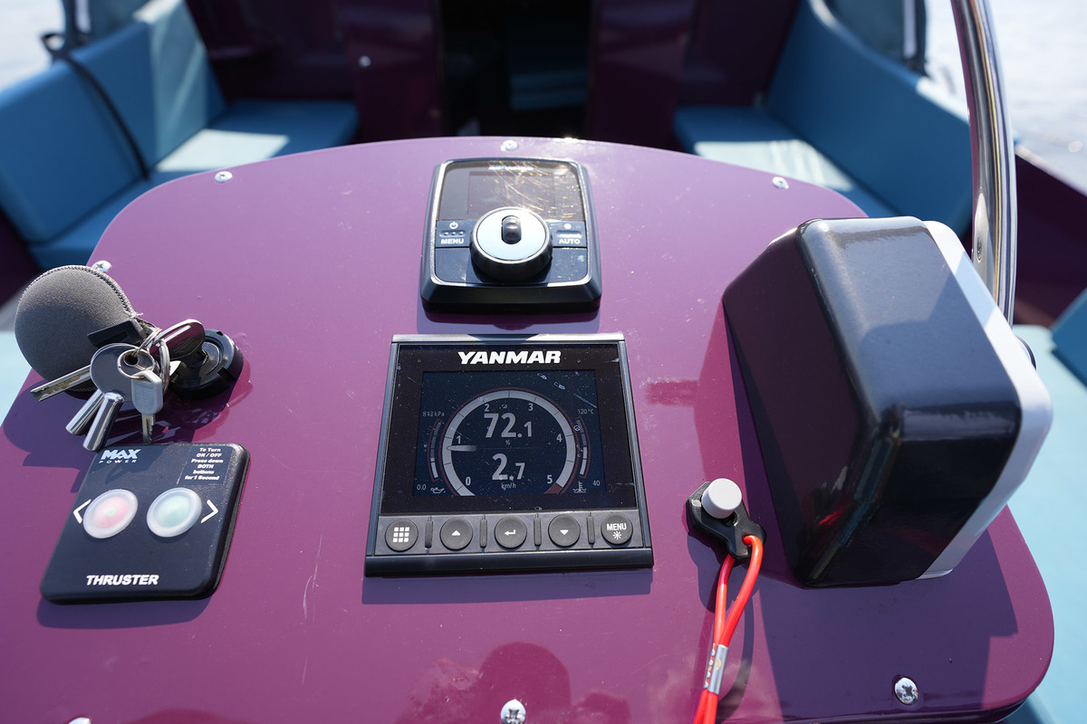 foto: 33 Waterman 8.0 Cabin