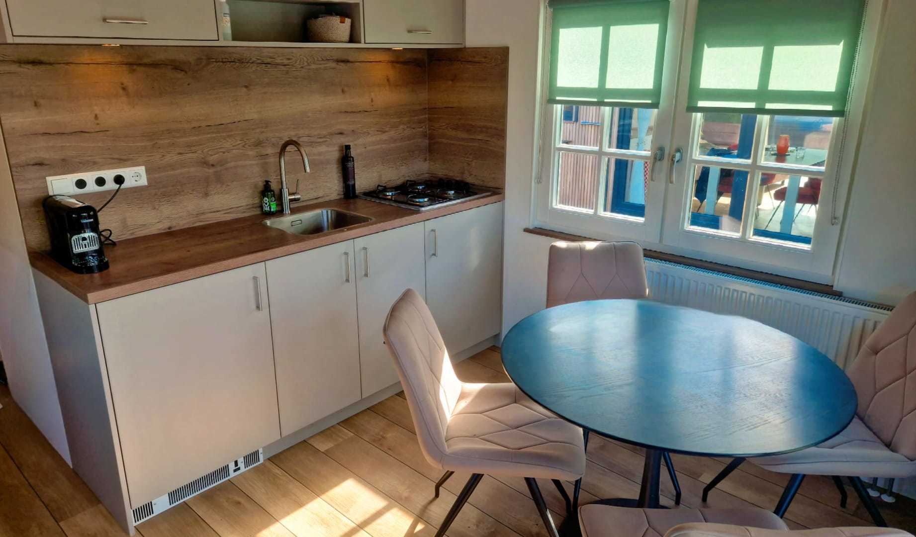foto: 86 HOMESHIP VaarChalet In Amsterdam 1250D Luxe Houseboat