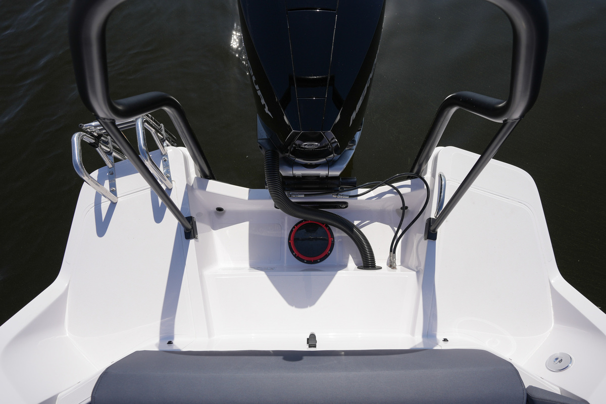foto: 95 Axopar 25 Cross Bow & Cross Top