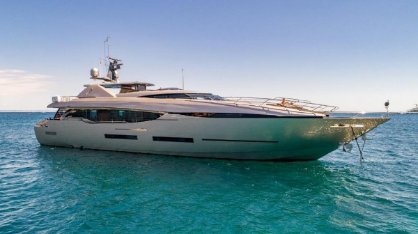 foto: 10 Peri Yachts 37