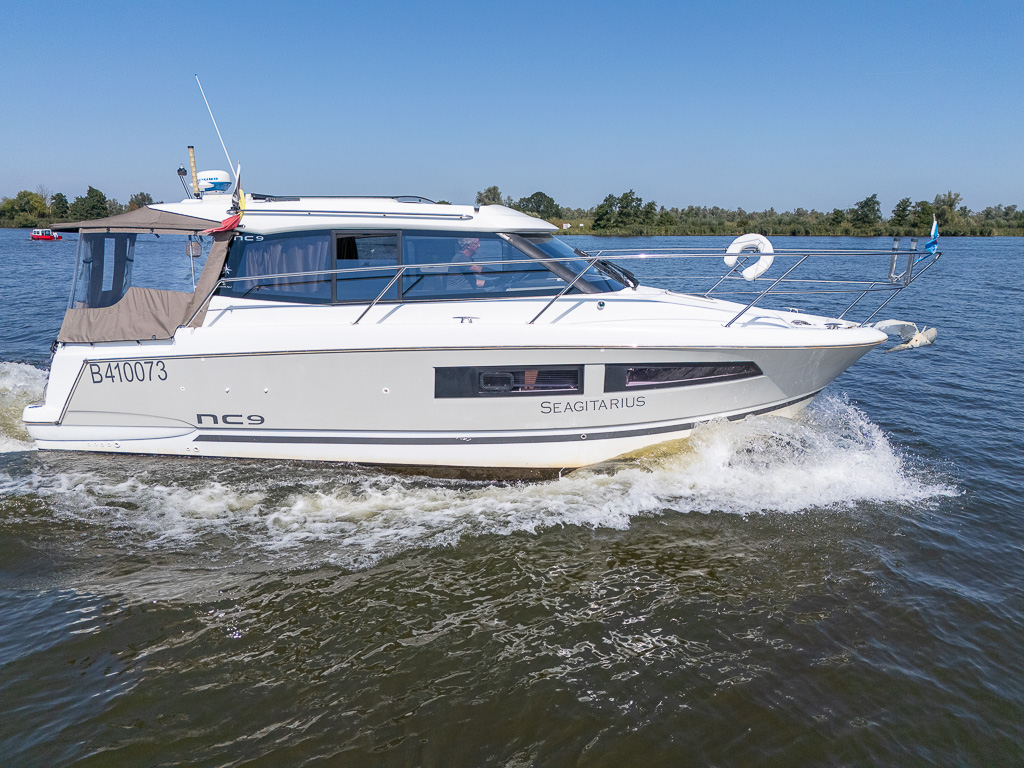 foto: 30 Jeanneau NC 9