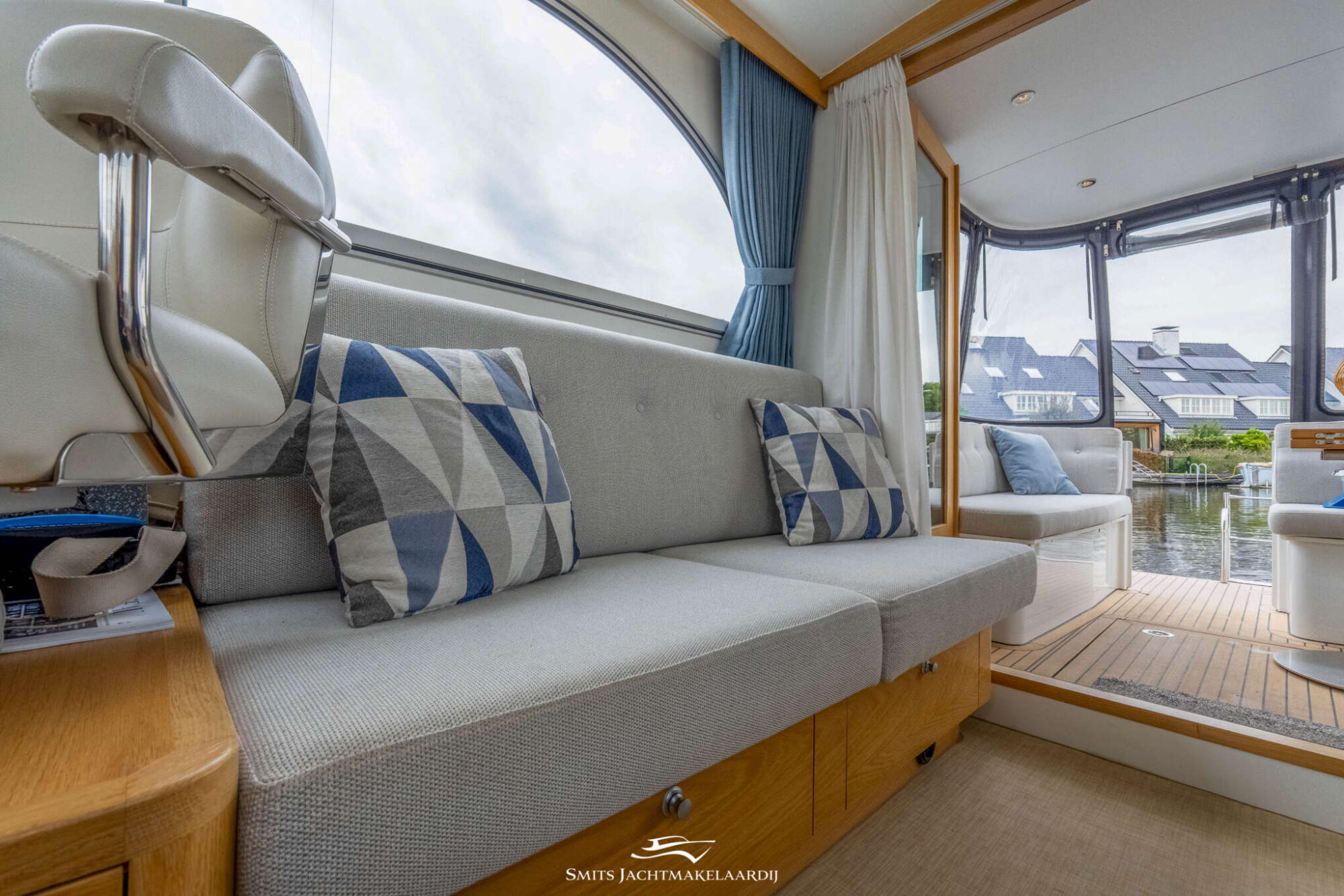 foto: 27 Vedette Vedette 33 Salon Comfort Line