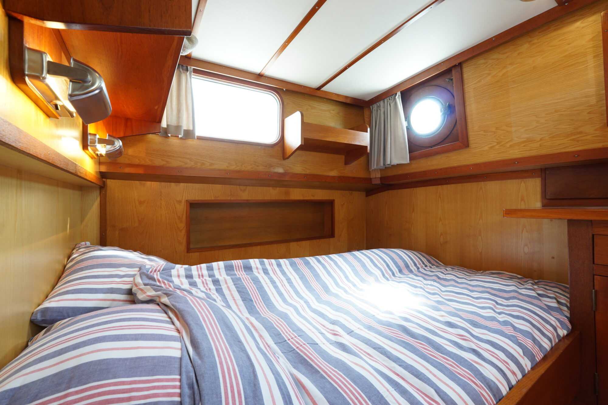 foto: 42 Gillissen Gillissen Rondspant Trawler 13.50 AK