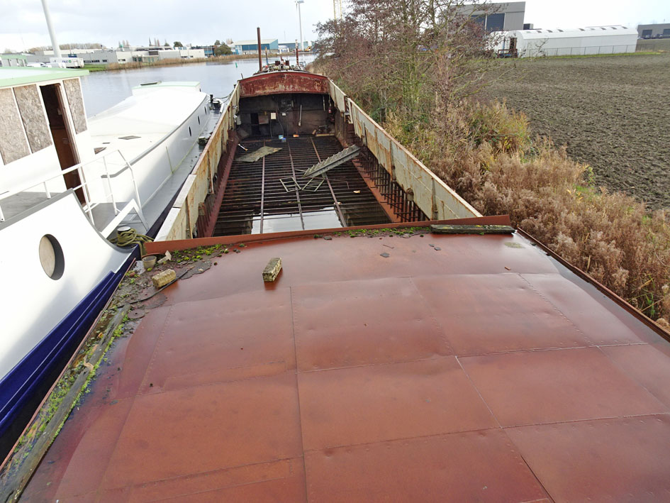 foto: 11 Friese Maatkast 40.00 casco