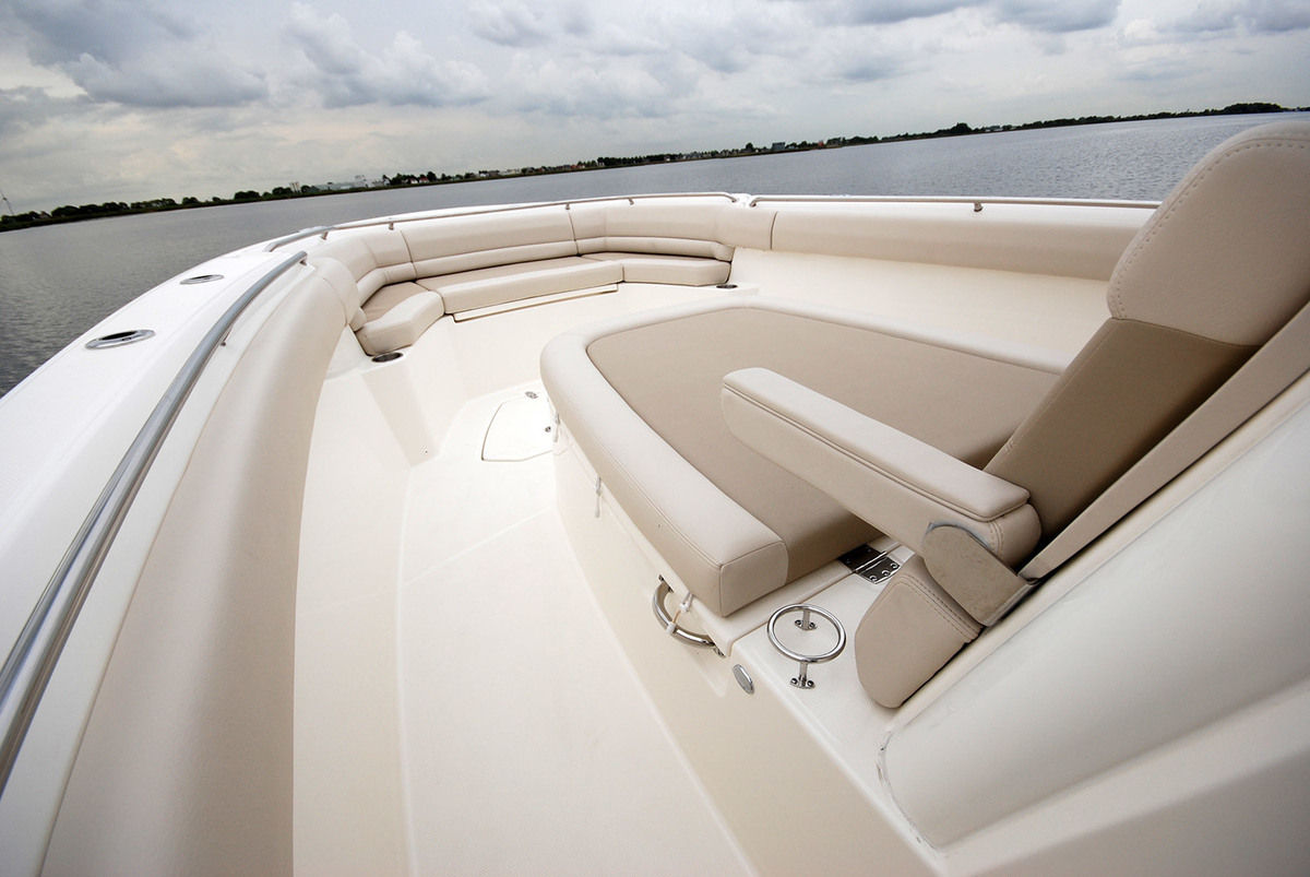 foto: 47 Boston Whaler 330 Outrage