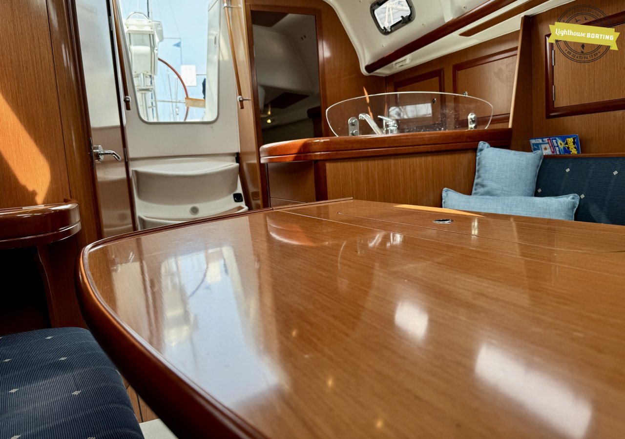 foto: 6 Beneteau Oceanis Clipper 323