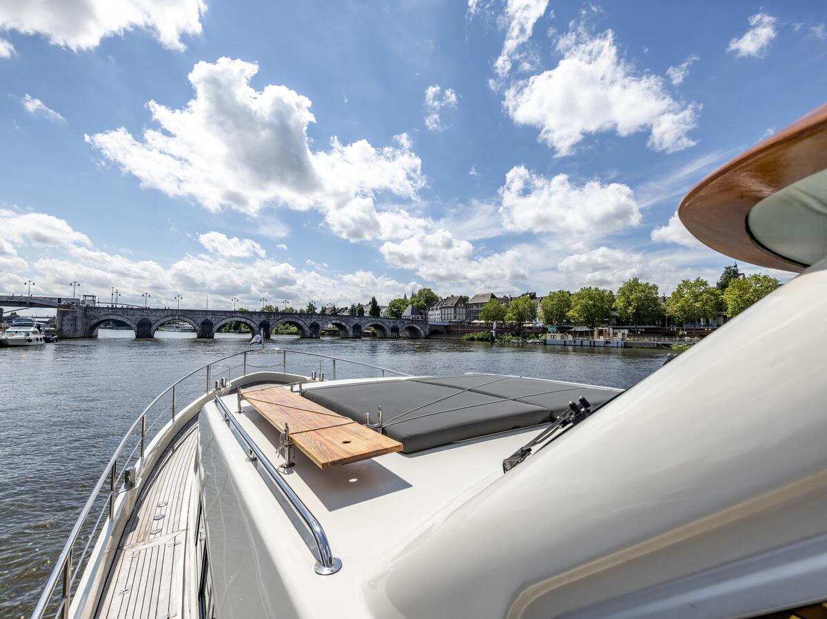 foto: 79 Linssen  Grand Sturdy 500 Variotop