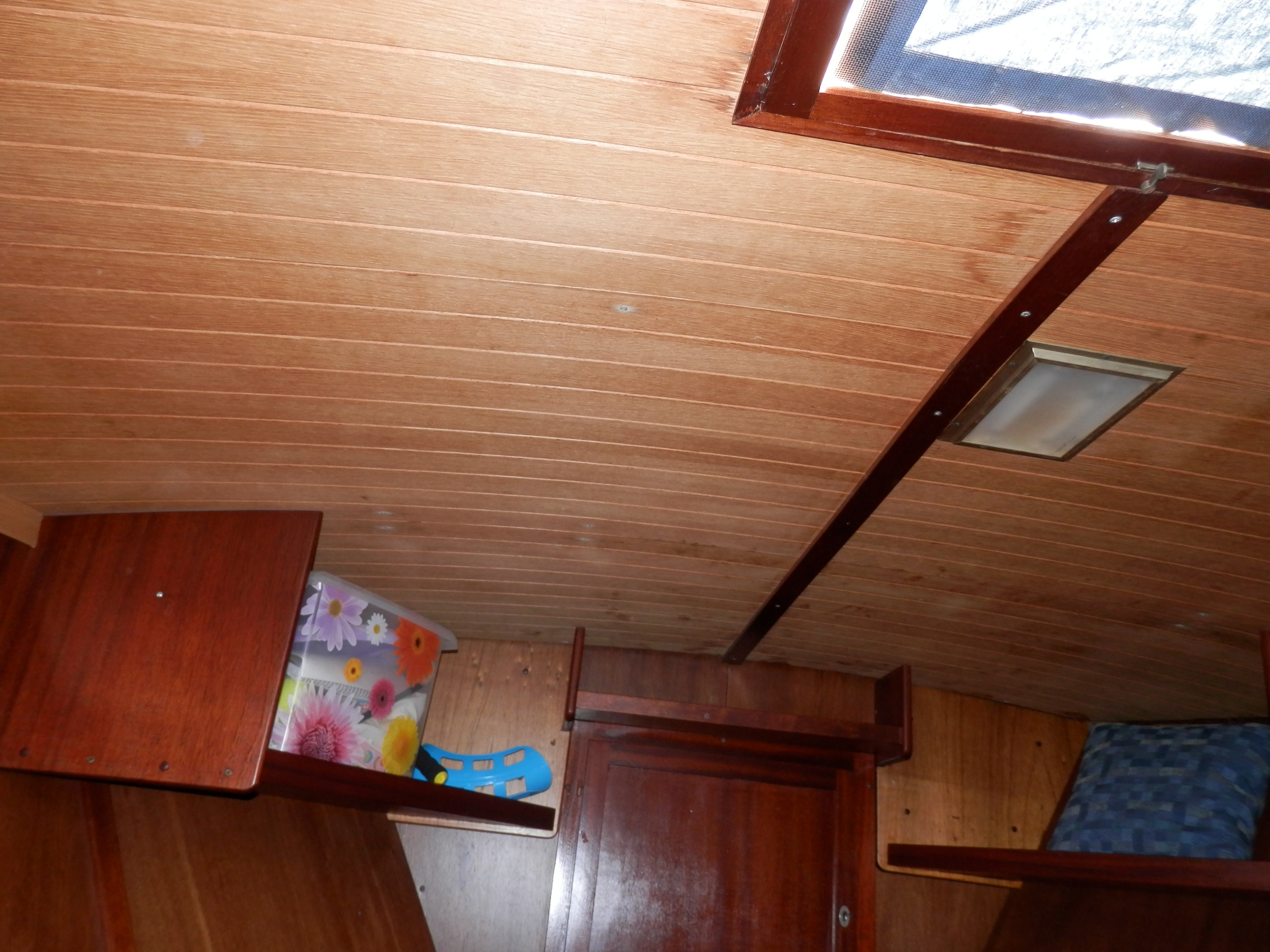 foto: 85 MOTORSAILER Kallipygos 10.00
