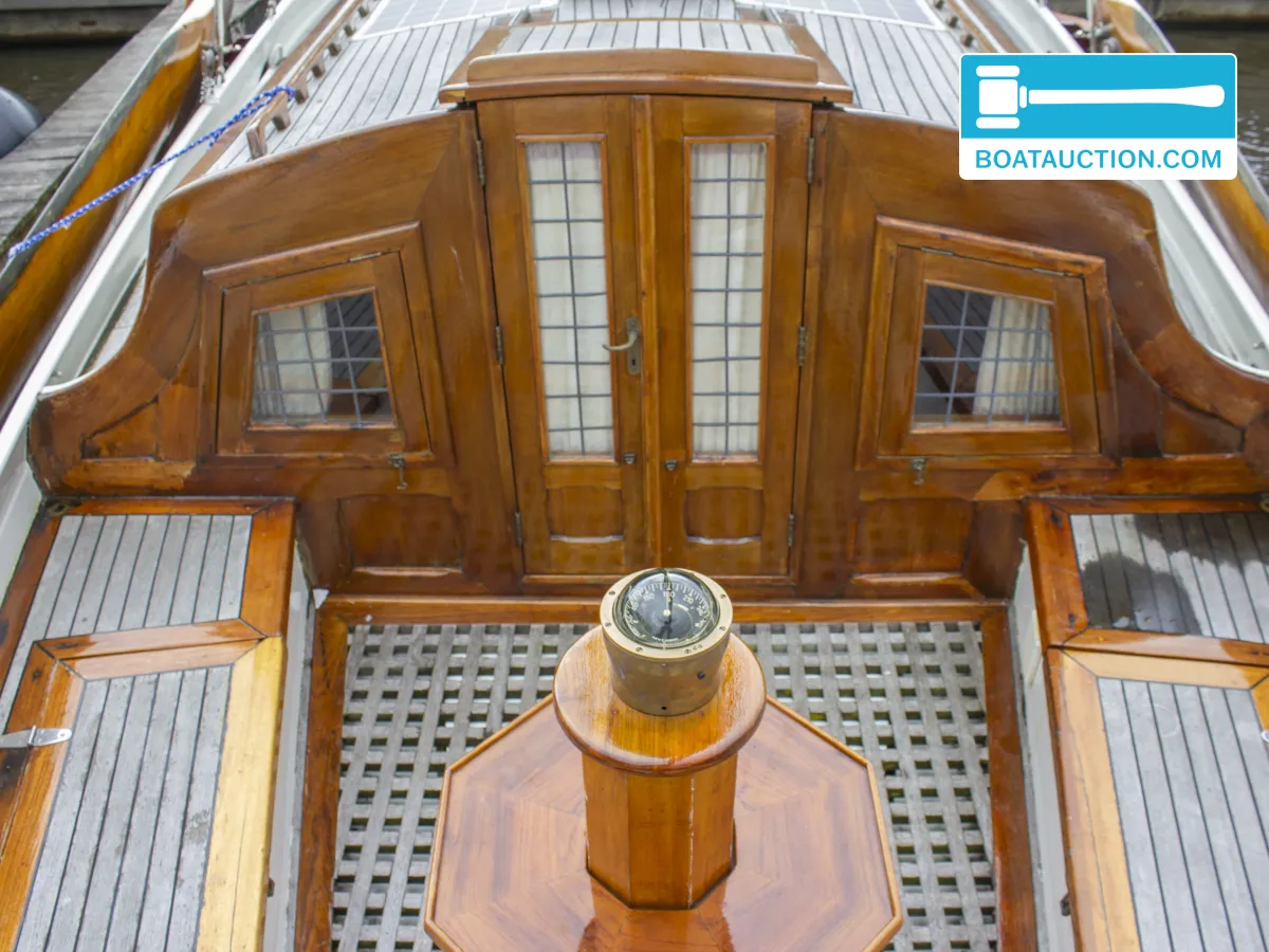 foto: 19 Zeeschouw Platbodem
