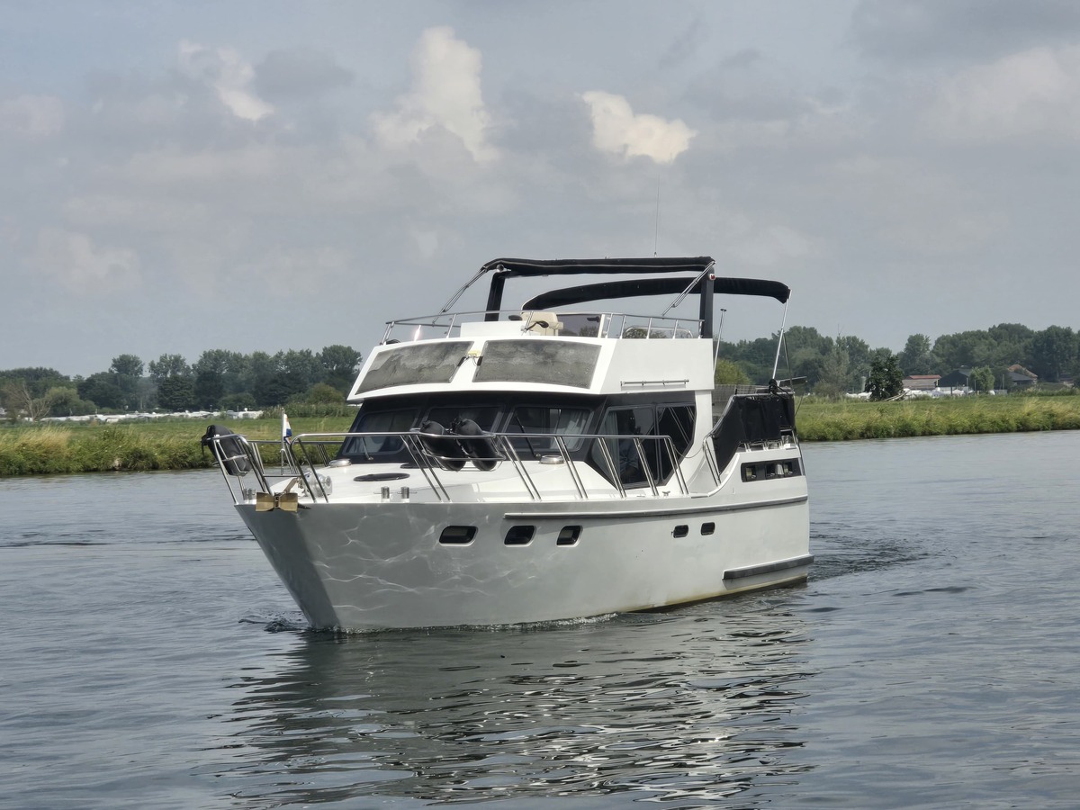 foto: 19 Aqualux 1150
