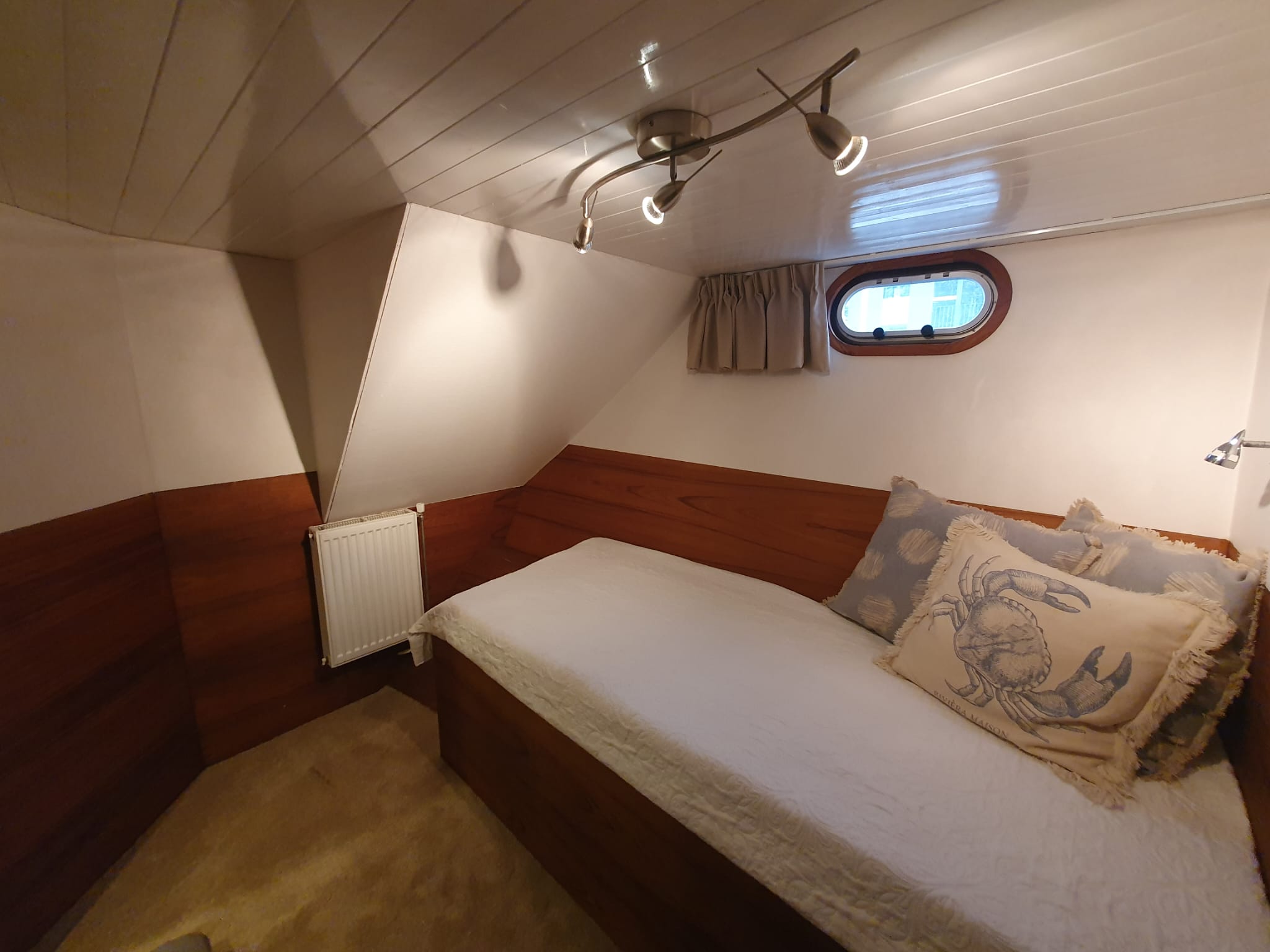 foto: 31 Jacabo 2300 (Varend woonschip)