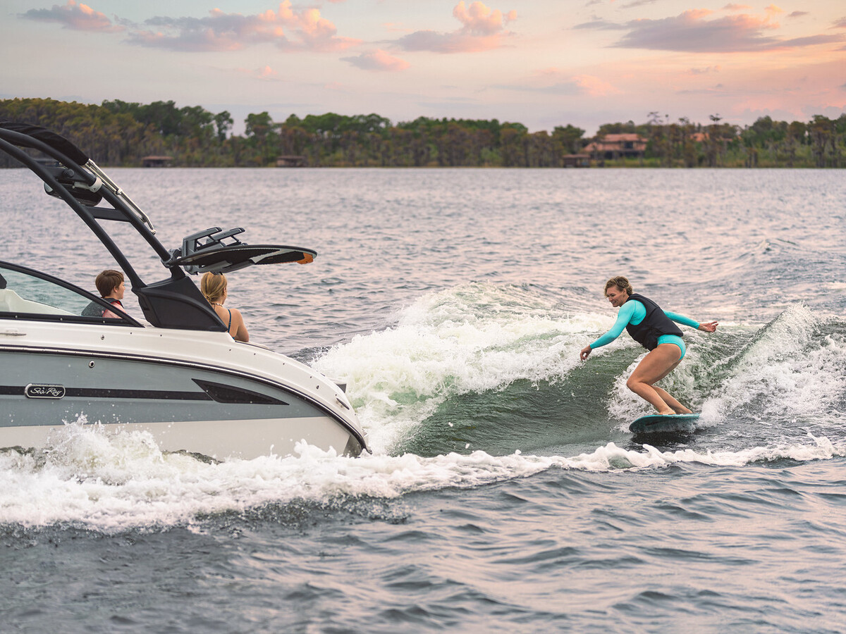 foto: 25 Sea Ray SDX 270 Surf