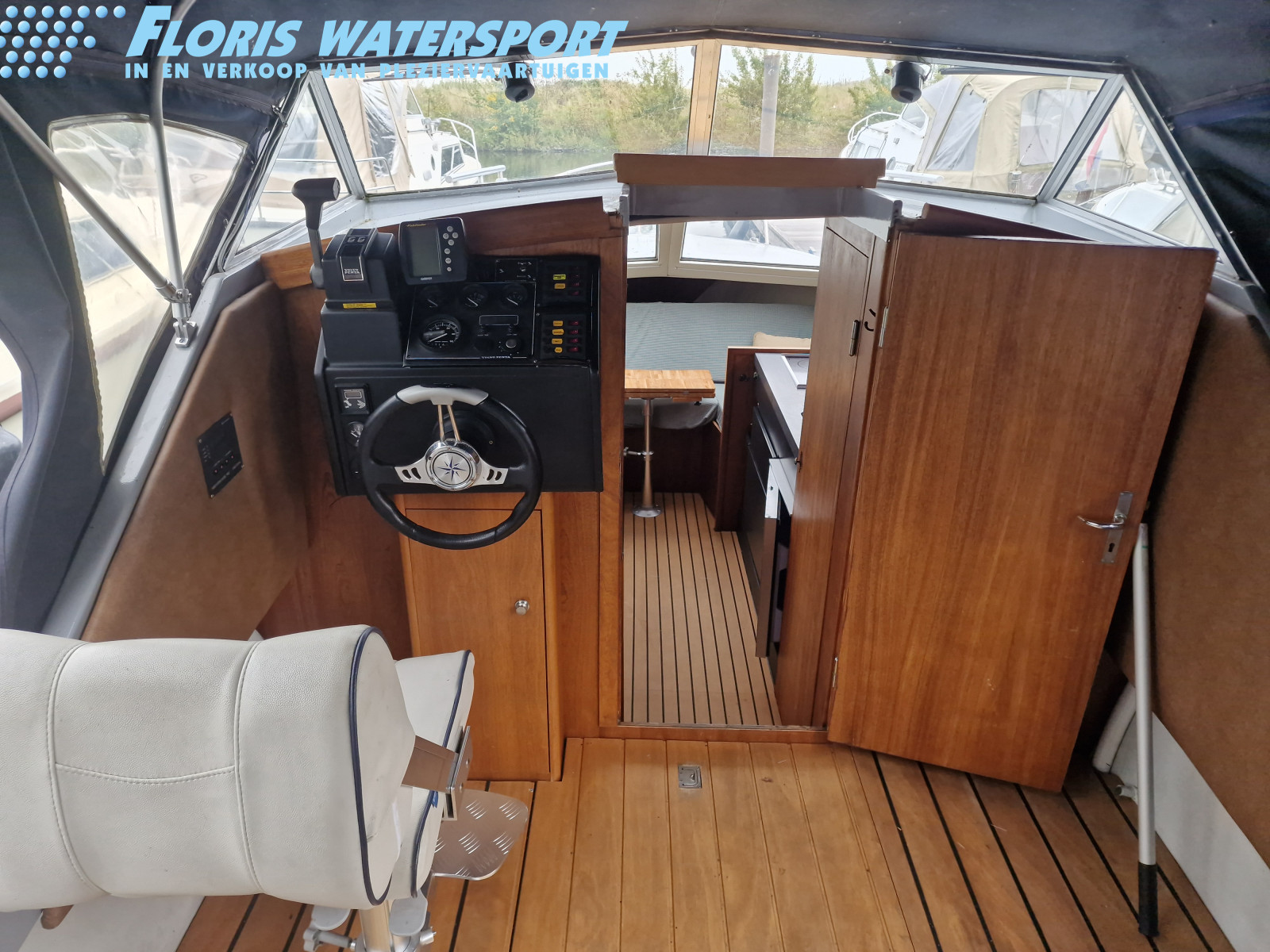 foto: 8 Polaris Vedette 25