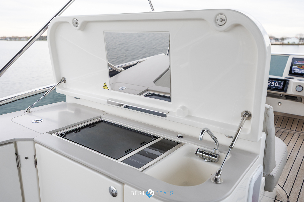 foto: 61 Absolute  Navetta 52