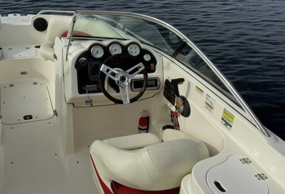 foto: 6 Hurricane 27 Sun Deck