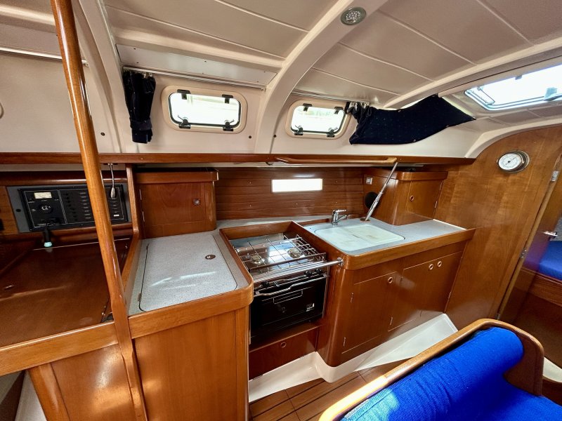 foto: 5 Beneteau  Oceanis 370
