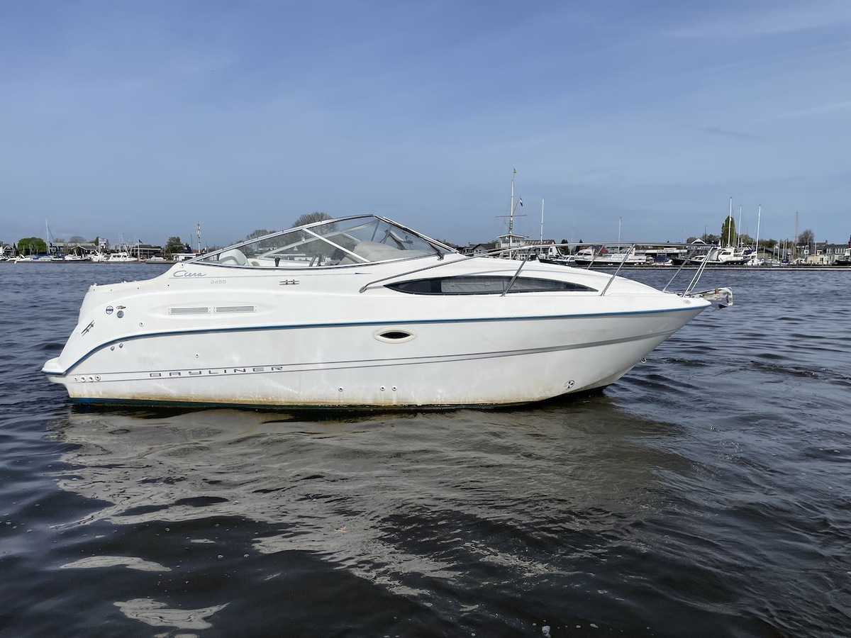 foto: 14 Bayliner 2455 Ciera
