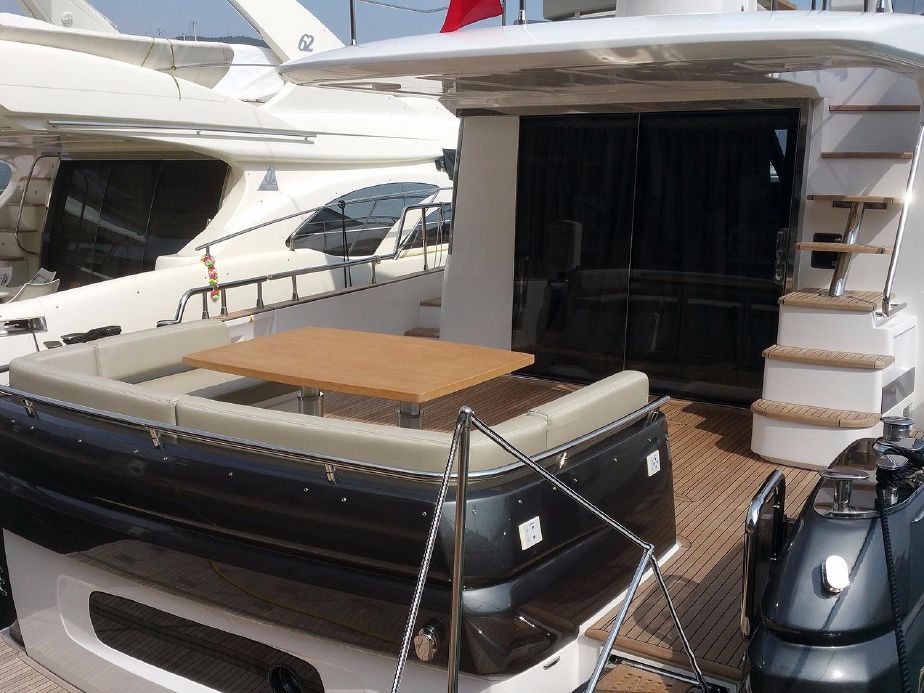 foto: 29 Azimut Magellano 53