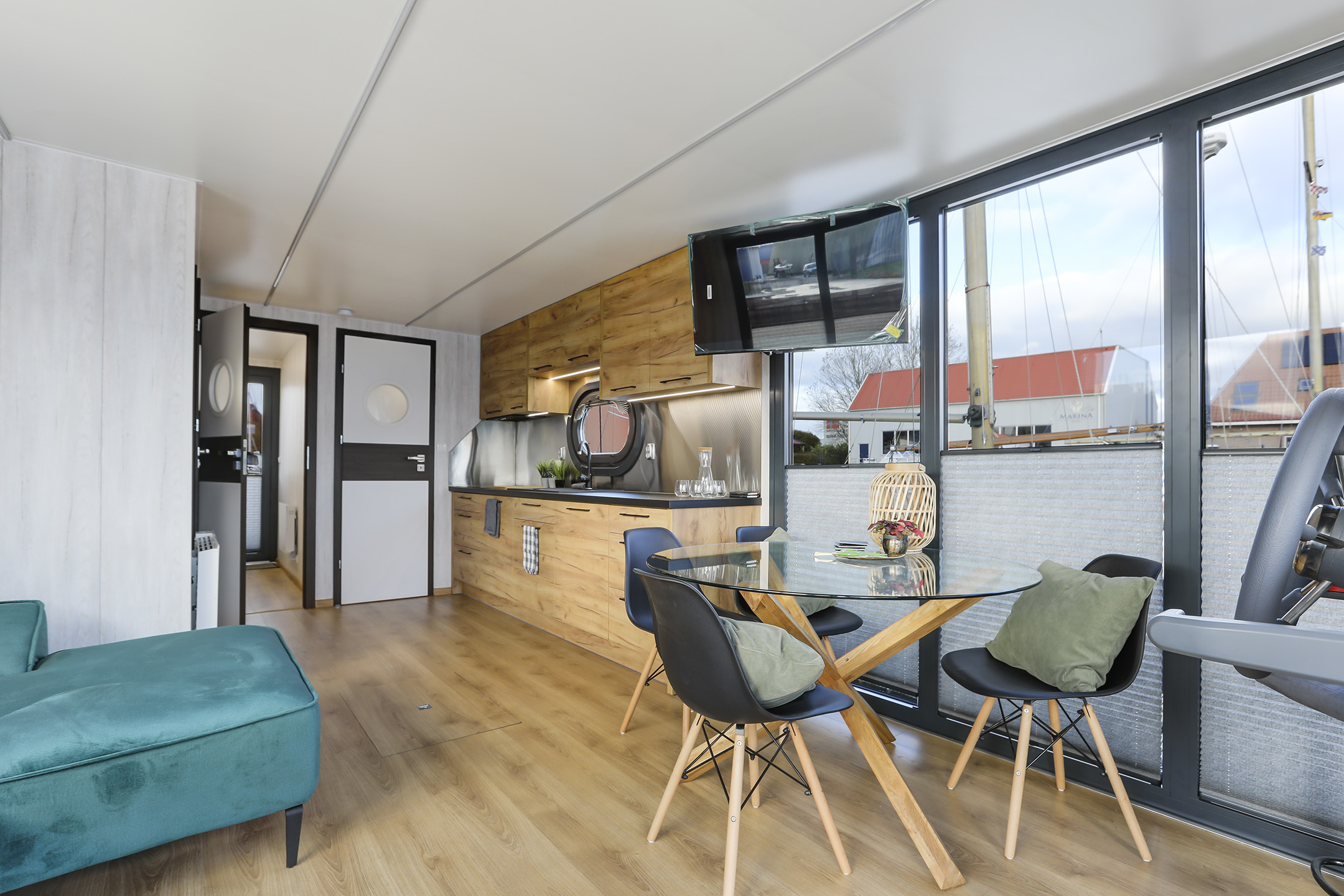 foto: 38 Campi 400 Houseboat