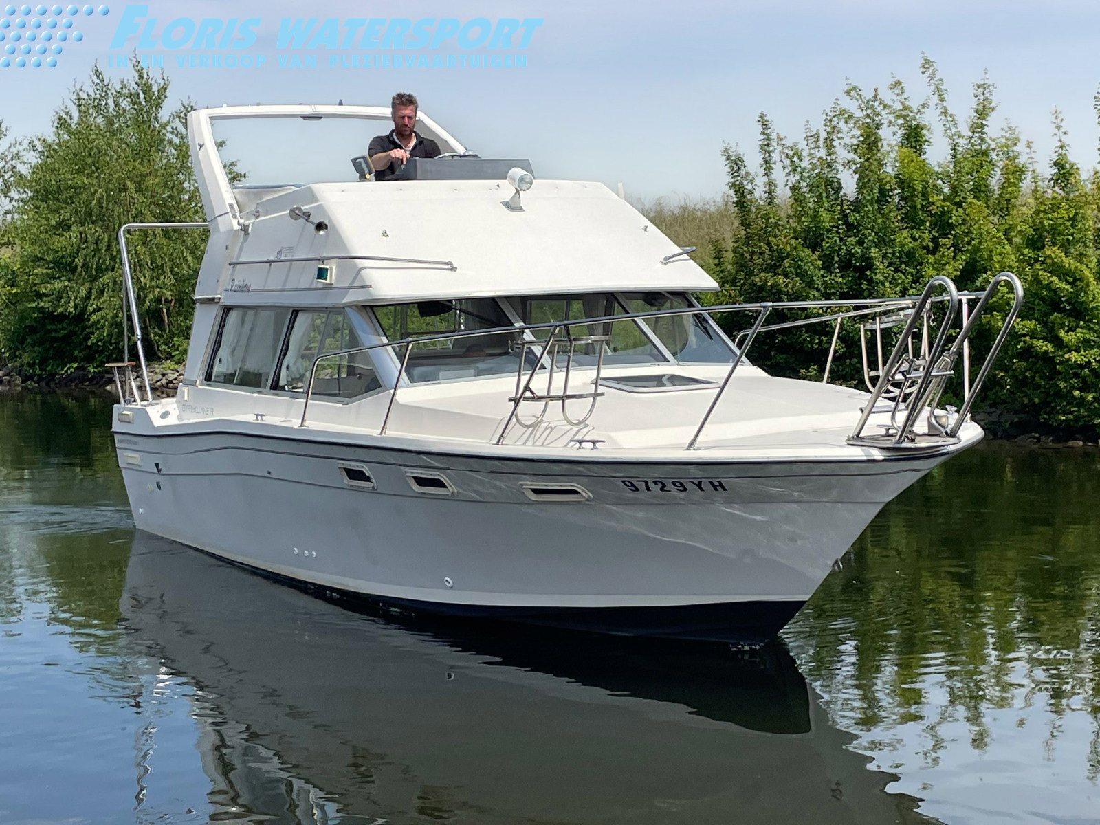 hoofdfoto: 1 Bayliner  2858