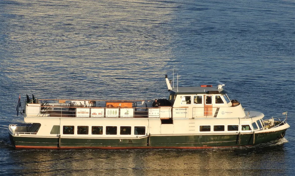 foto: 43 Dagpassagiersschip 152 pers