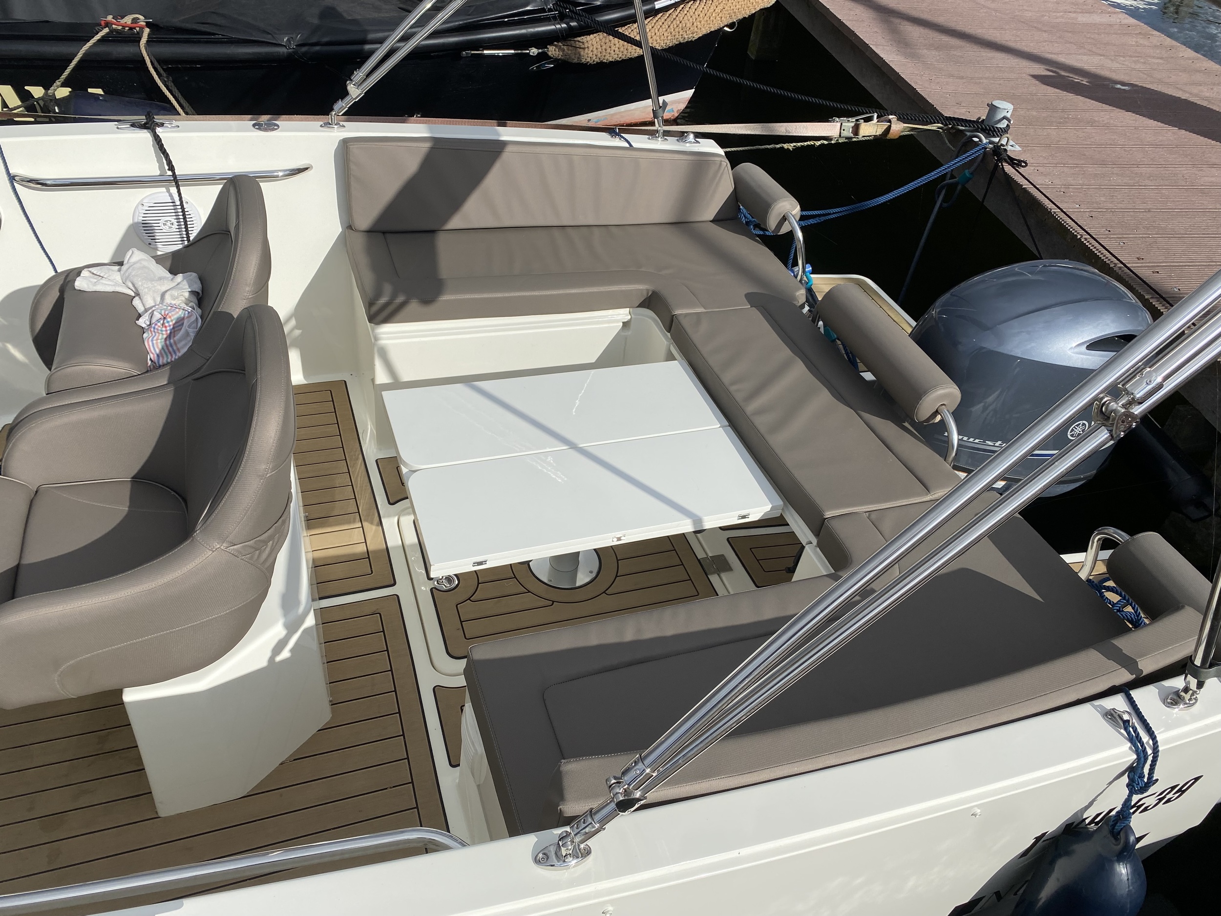 foto: 22 Nuva M6 Cabin