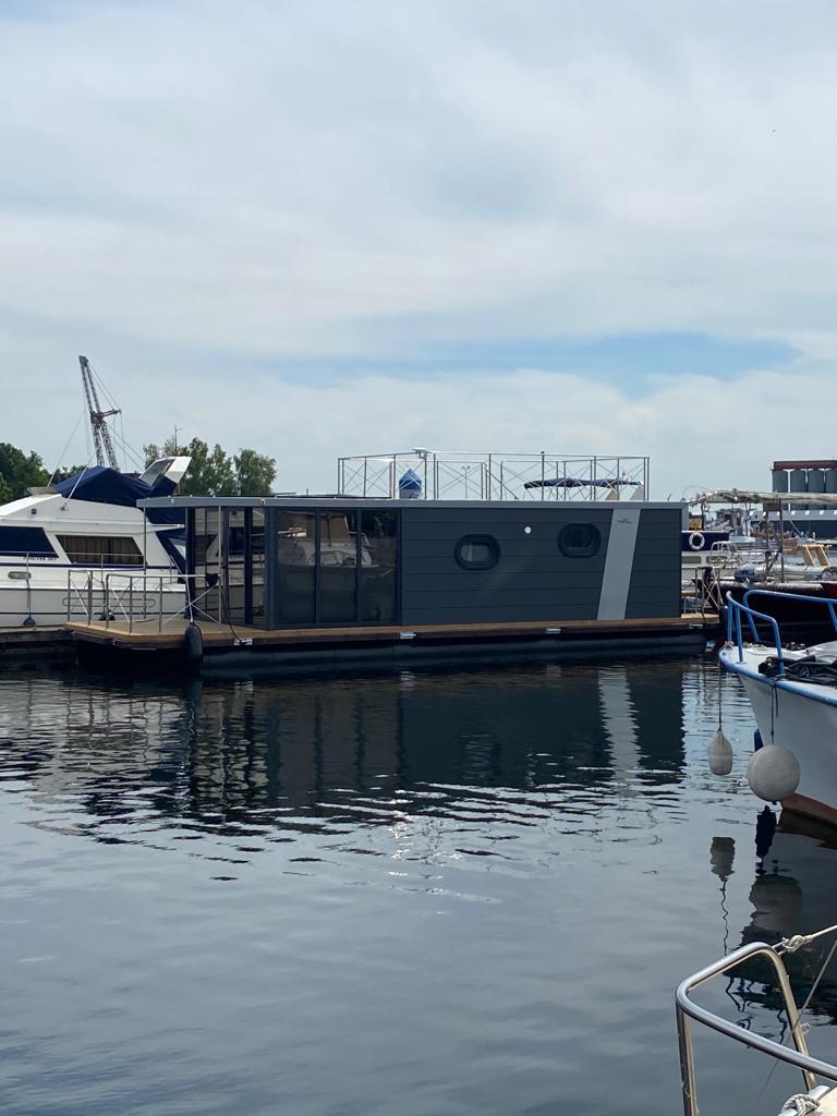 foto: 35 Campi 400 Houseboat