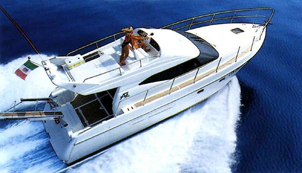 hoofdfoto: 1 Azimut 40 Fly