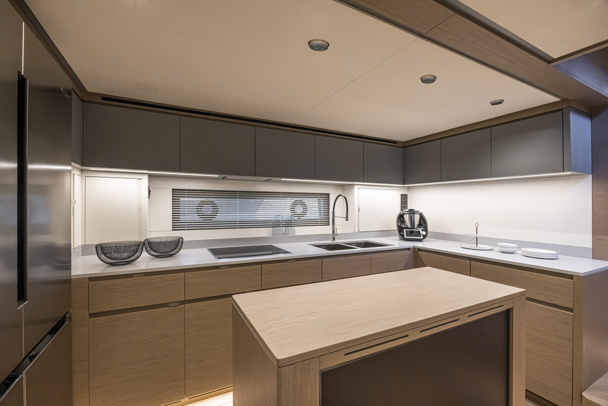 foto: 11 PARDO YACHTS GT 75 