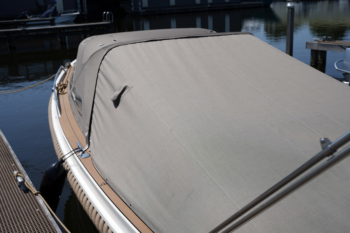 foto: 30 Interboat Intender 820