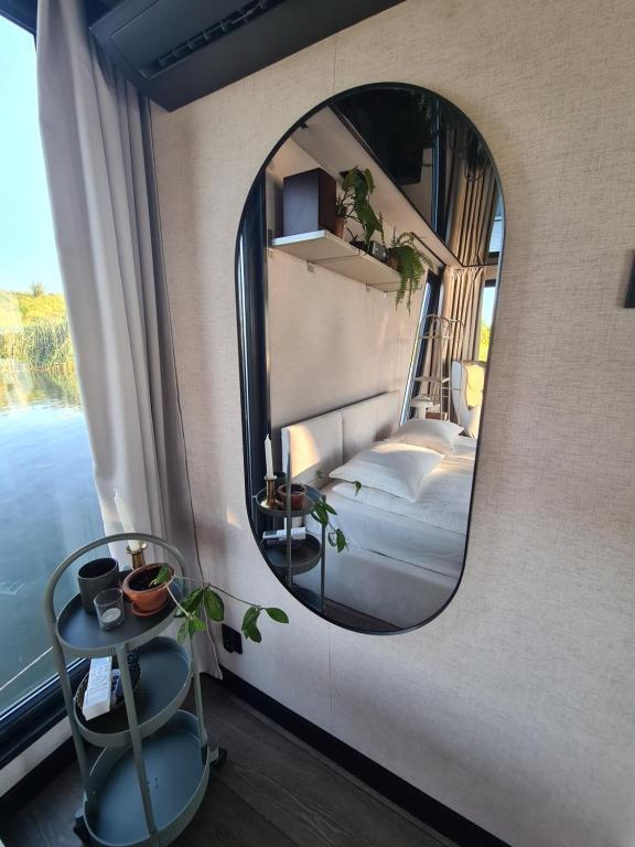 foto: 10 Solstar Houseboat Basic 11-4,2