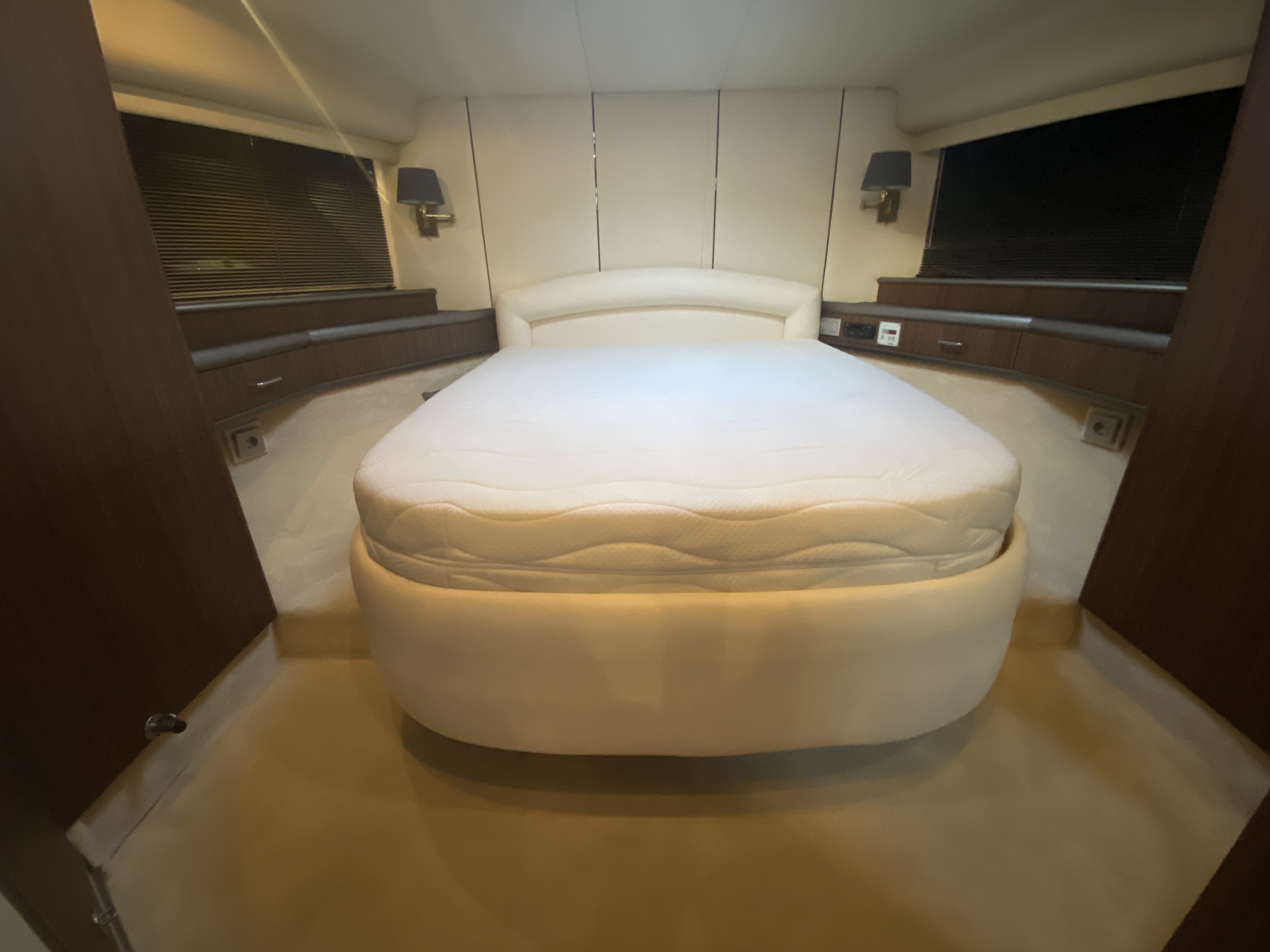 foto: 26 Fairline Squadron 62