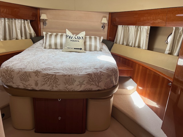 foto: 28 Princess 67 Fly