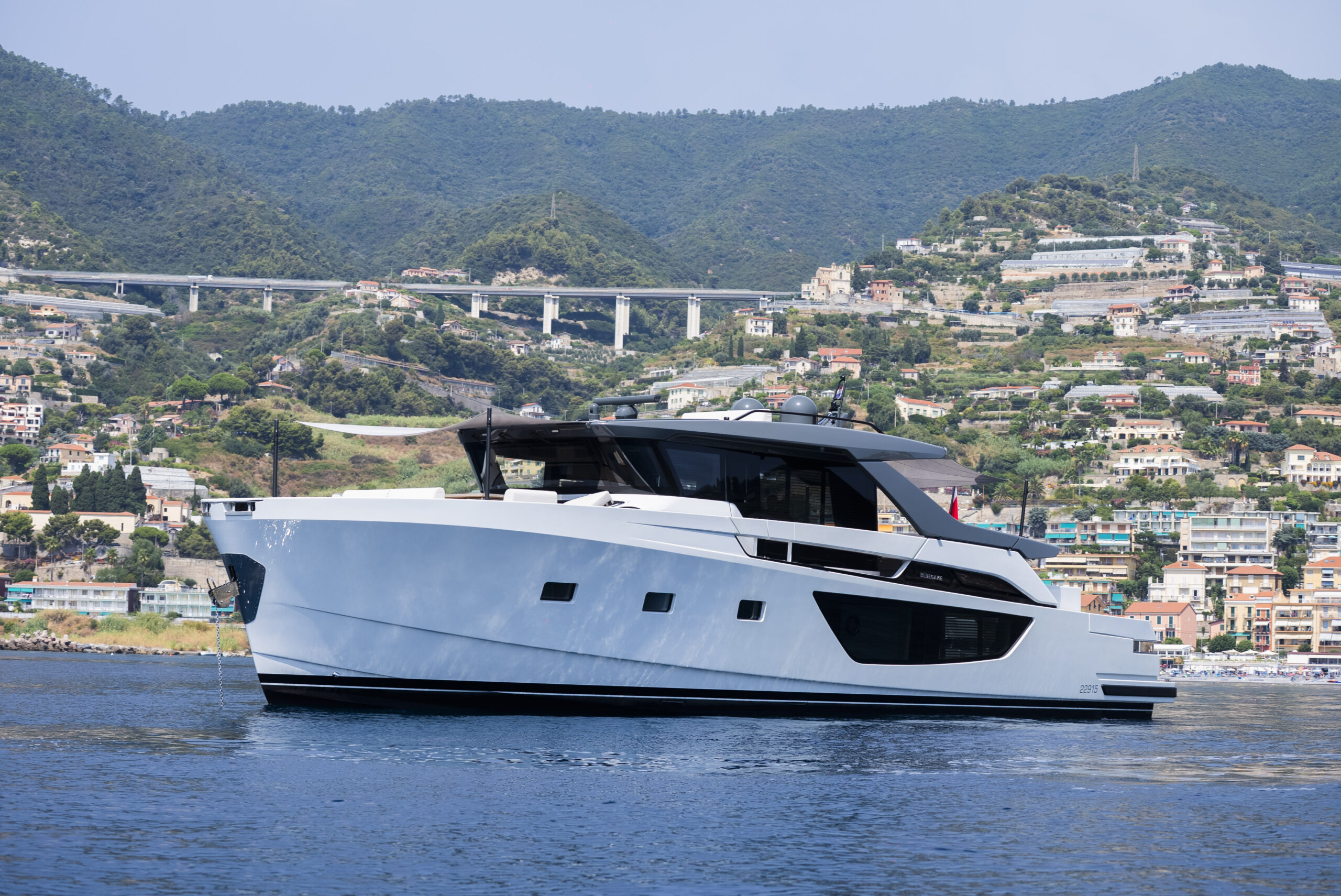 foto: 62 Bluegame BGX70 / BGX73