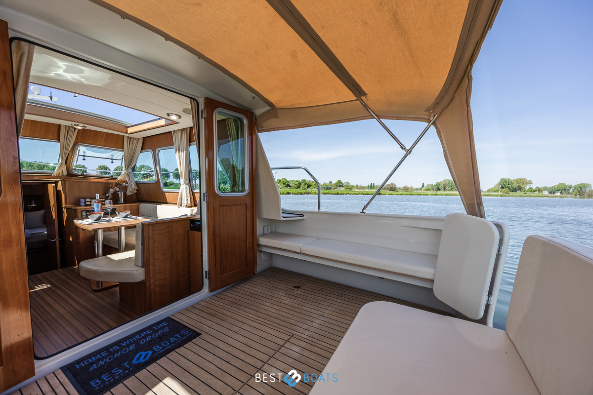 foto: 21 Linssen Grand Sturdy 29.9 Sedan 