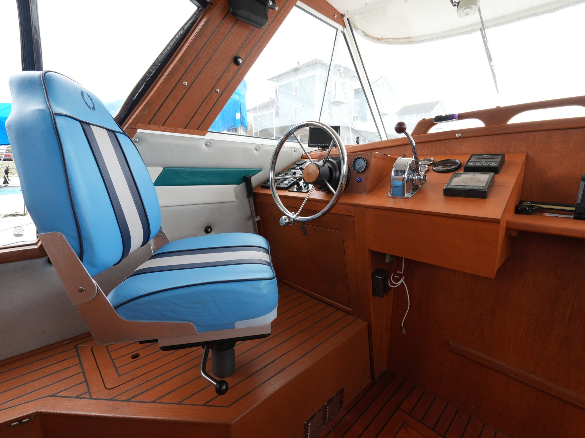 foto: 24 Crestar Crestar 1000 OK/AK