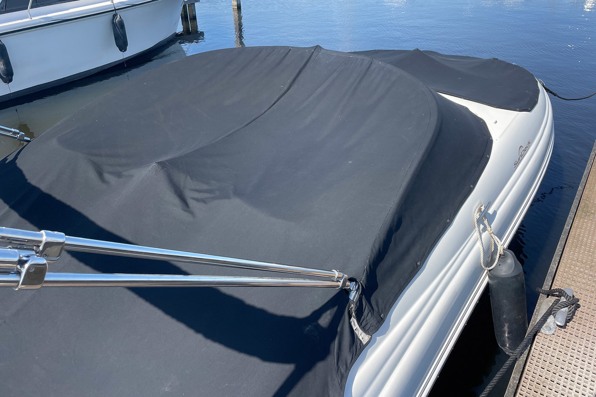 foto: 34 Sea Ray 220 Sundeck