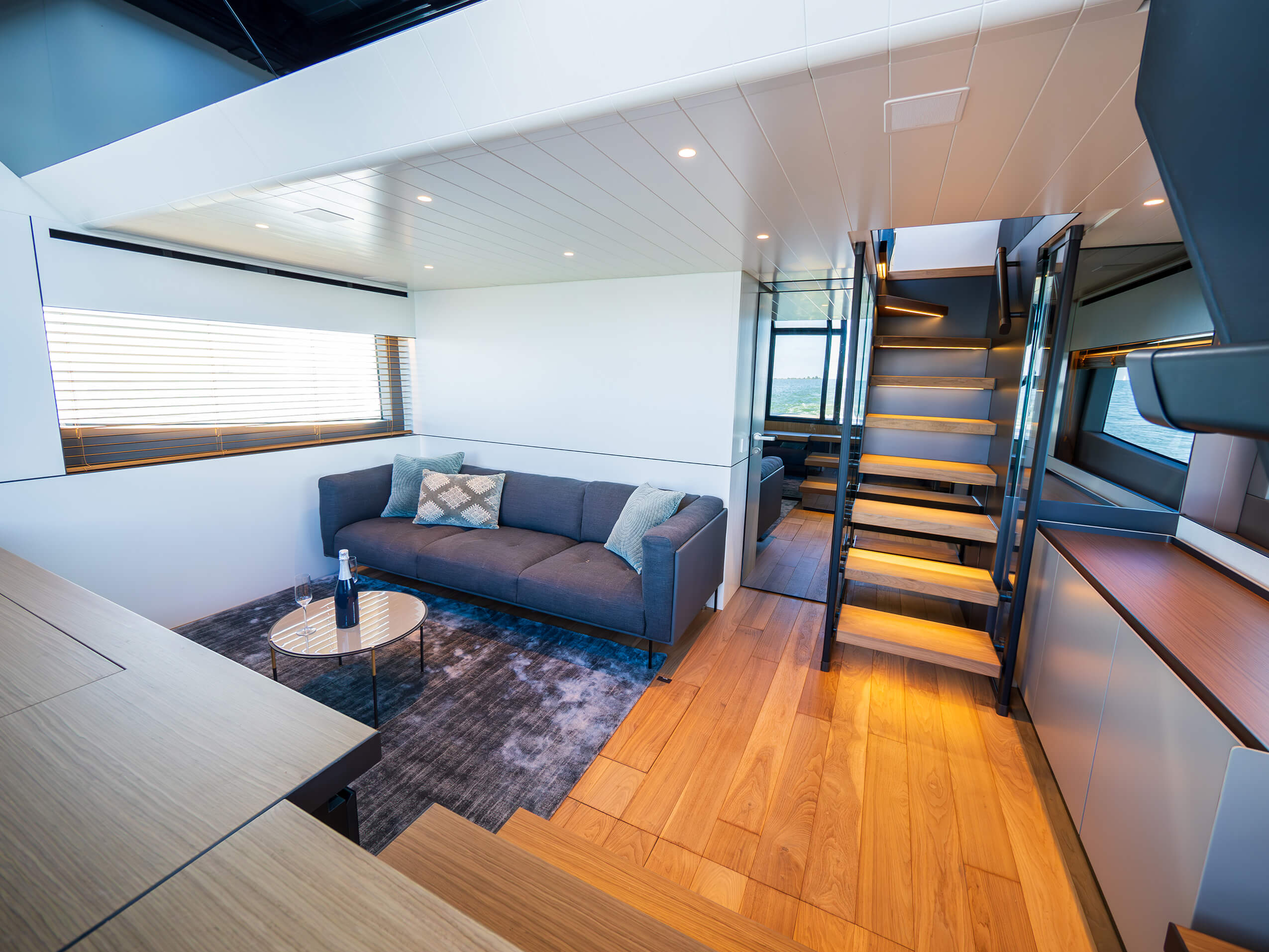 foto: 30 Bluegame BGX60