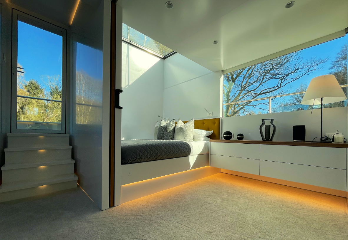 foto: 11 MX4 Houseboat MOAT