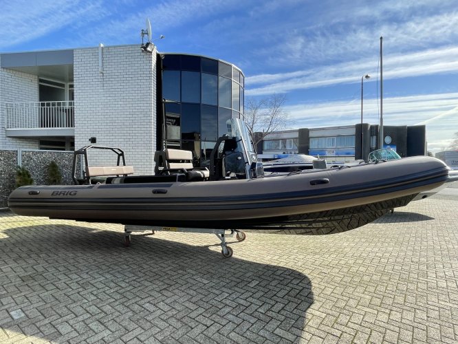 foto: 17 Brig Navigator 24