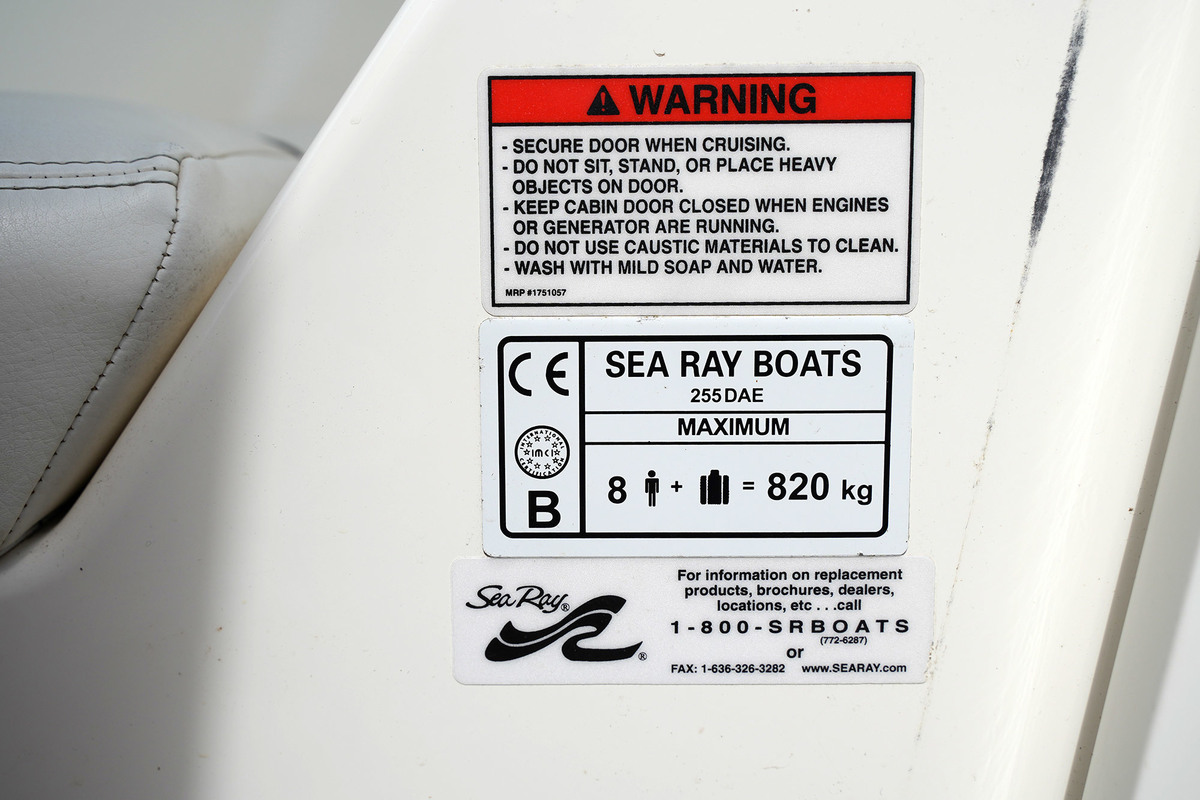 foto: 28 Sea Ray 255 Sundancer