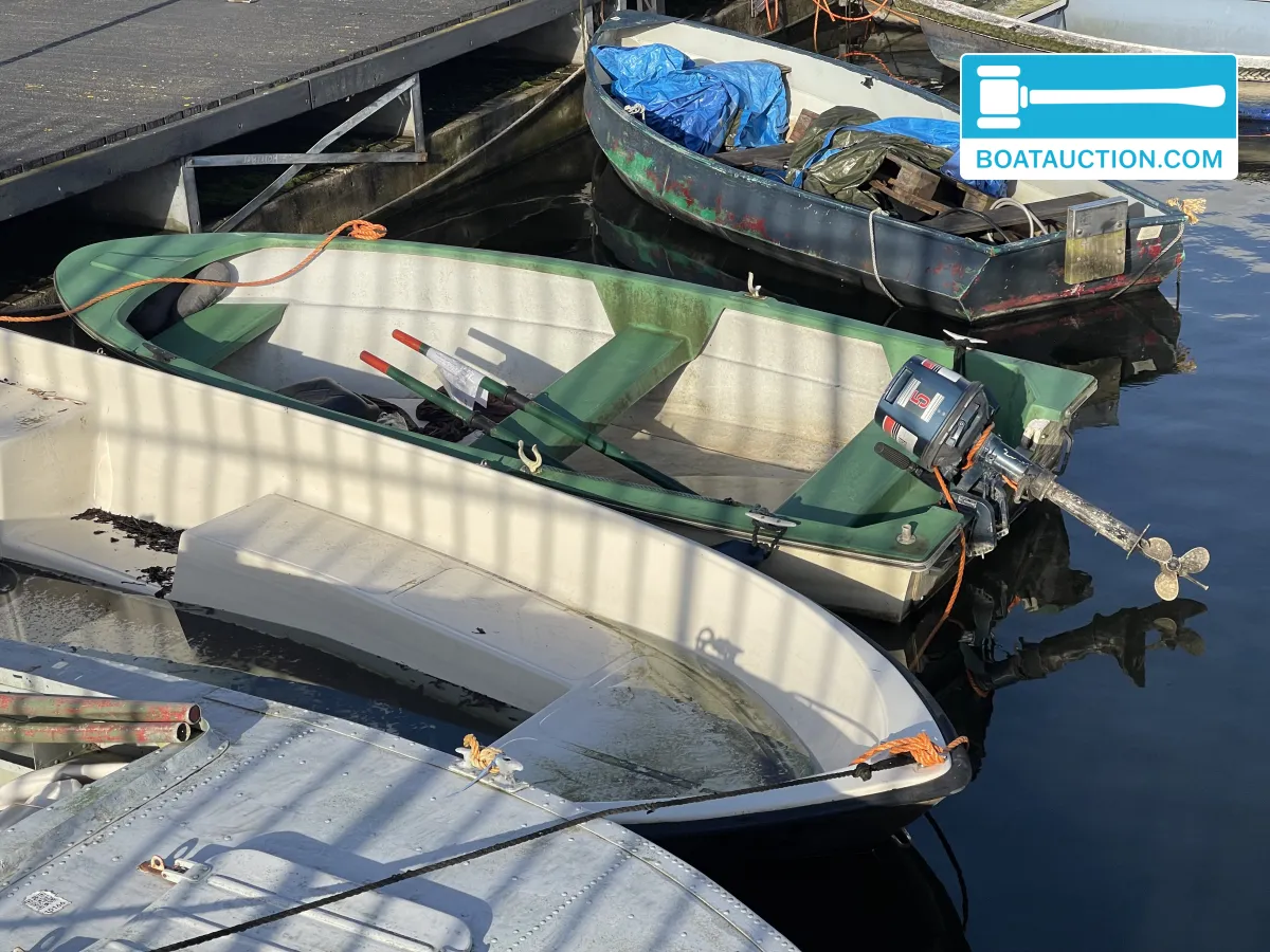 foto: 9 Motorboat 400