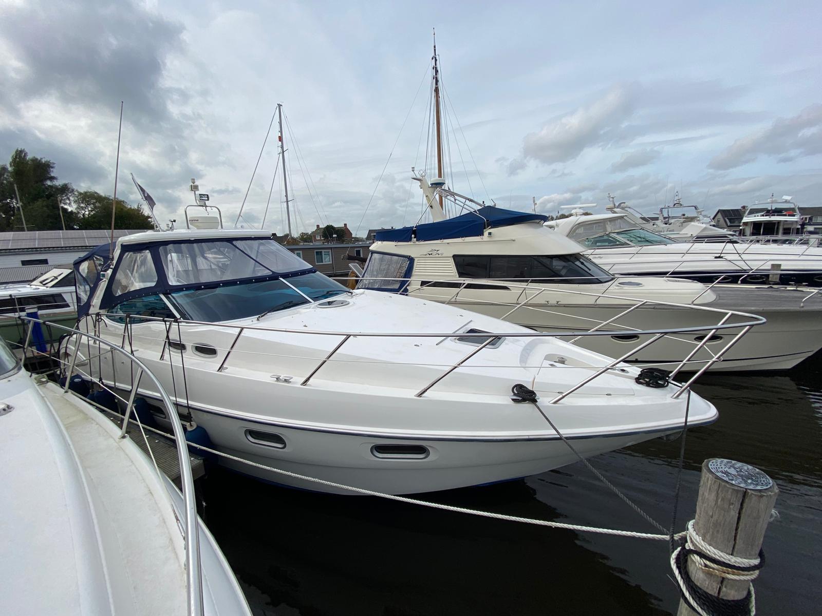 foto: 24 Sealine  S38