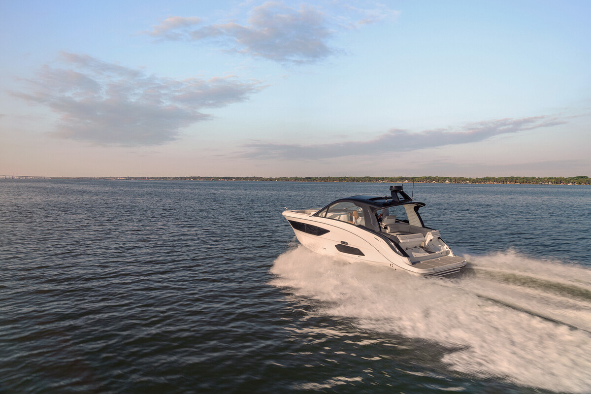 foto: 77 Sea Ray Sundancer 370