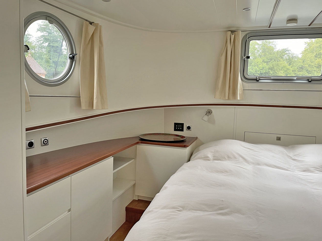 foto: 33 Piper Luxemotor 49L