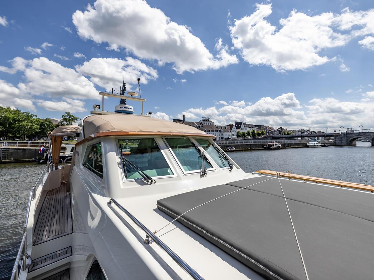 foto: 80 Linssen  Grand Sturdy 500 Variotop