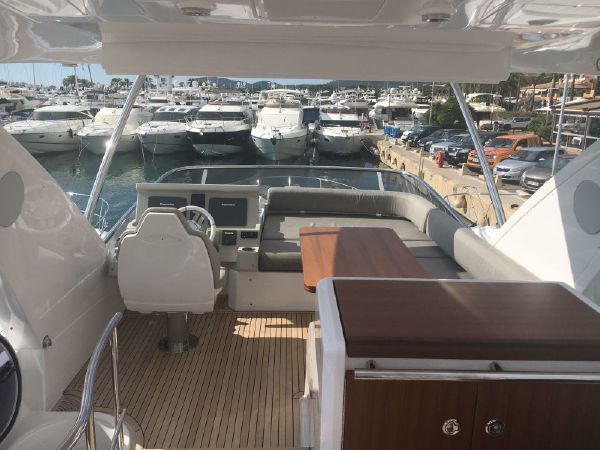 foto: 18 Azimut 50 Fly